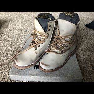 Free bird Manchester distressed cream